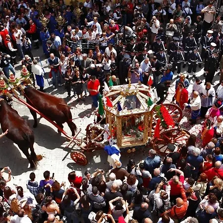 With Port View Affittacamere 3*