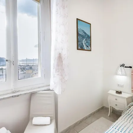 With Port View Affittacamere 3*