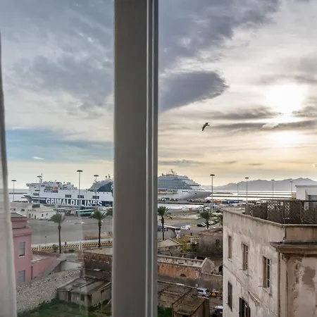 Penzion With Port View Cagliari